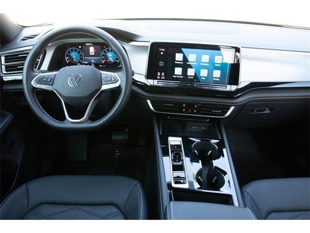 2025 Volkswagen Atlas Cross Sport 2.0T SE w/Technology