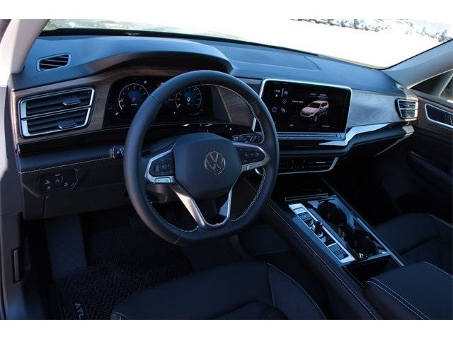 2026 Volkswagen Atlas 2.0T SE w/ Technology