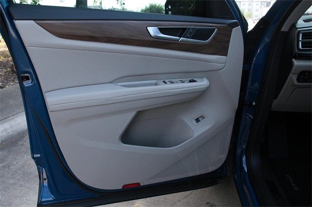 2025 Volkswagen Atlas 2.0T SE w/ Technology