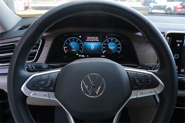 2025 Volkswagen Atlas 2.0T SE w/ Technology