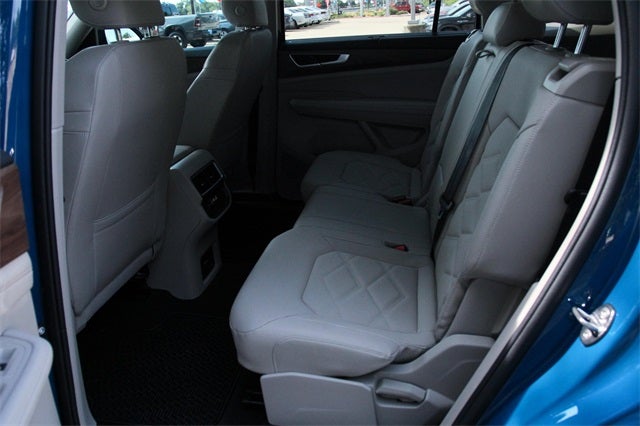 2025 Volkswagen Atlas 2.0T SE w/ Technology