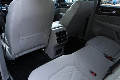 2025 Volkswagen Atlas 2.0T SE w/ Technology