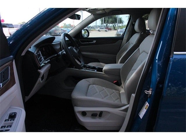 2025 Volkswagen Atlas 2.0T SE w/ Technology