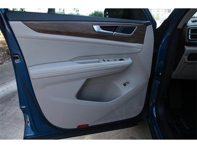 2025 Volkswagen Atlas 2.0T SE w/ Technology