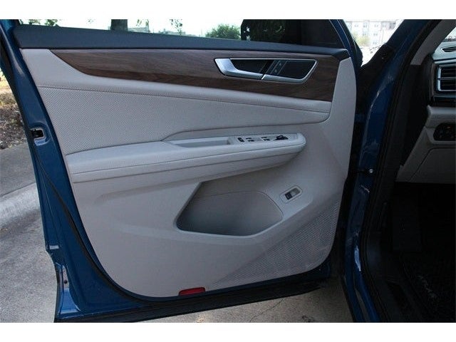 2025 Volkswagen Atlas 2.0T SE w/ Technology