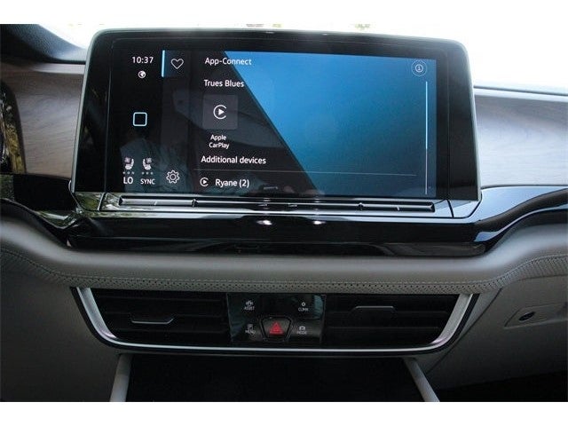 2025 Volkswagen Atlas 2.0T SE w/ Technology