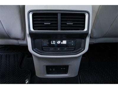 2025 Volkswagen Atlas 2.0T SE w/ Technology