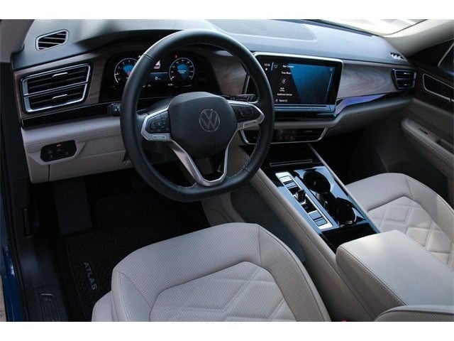 2025 Volkswagen Atlas 2.0T SE w/ Technology