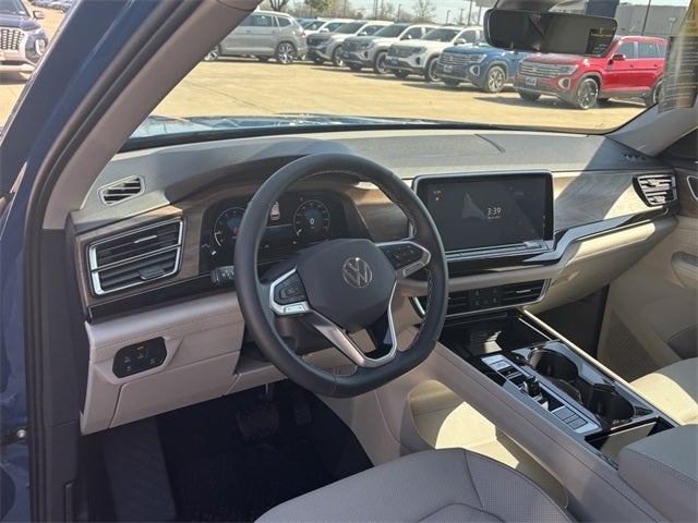 2025 Volkswagen Atlas 2.0T SE w/ Technology