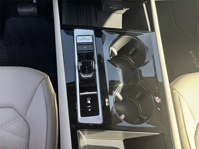 2025 Volkswagen Atlas 2.0T SE w/ Technology