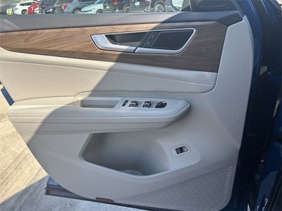 2025 Volkswagen Atlas 2.0T SE w/ Technology