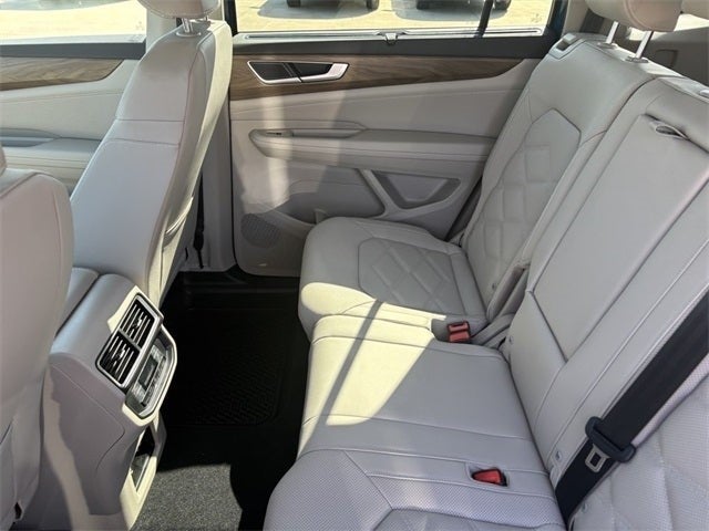 2025 Volkswagen Atlas 2.0T SE w/ Technology