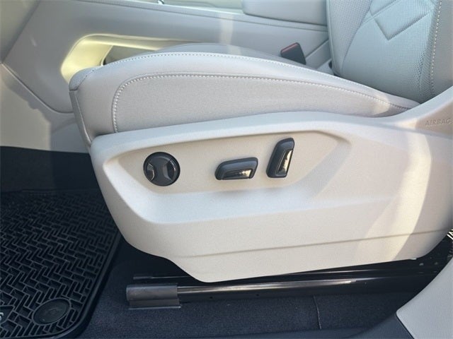 2025 Volkswagen Atlas 2.0T SE w/ Technology