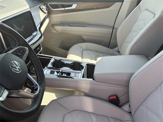 2025 Volkswagen Atlas 2.0T SE w/ Technology