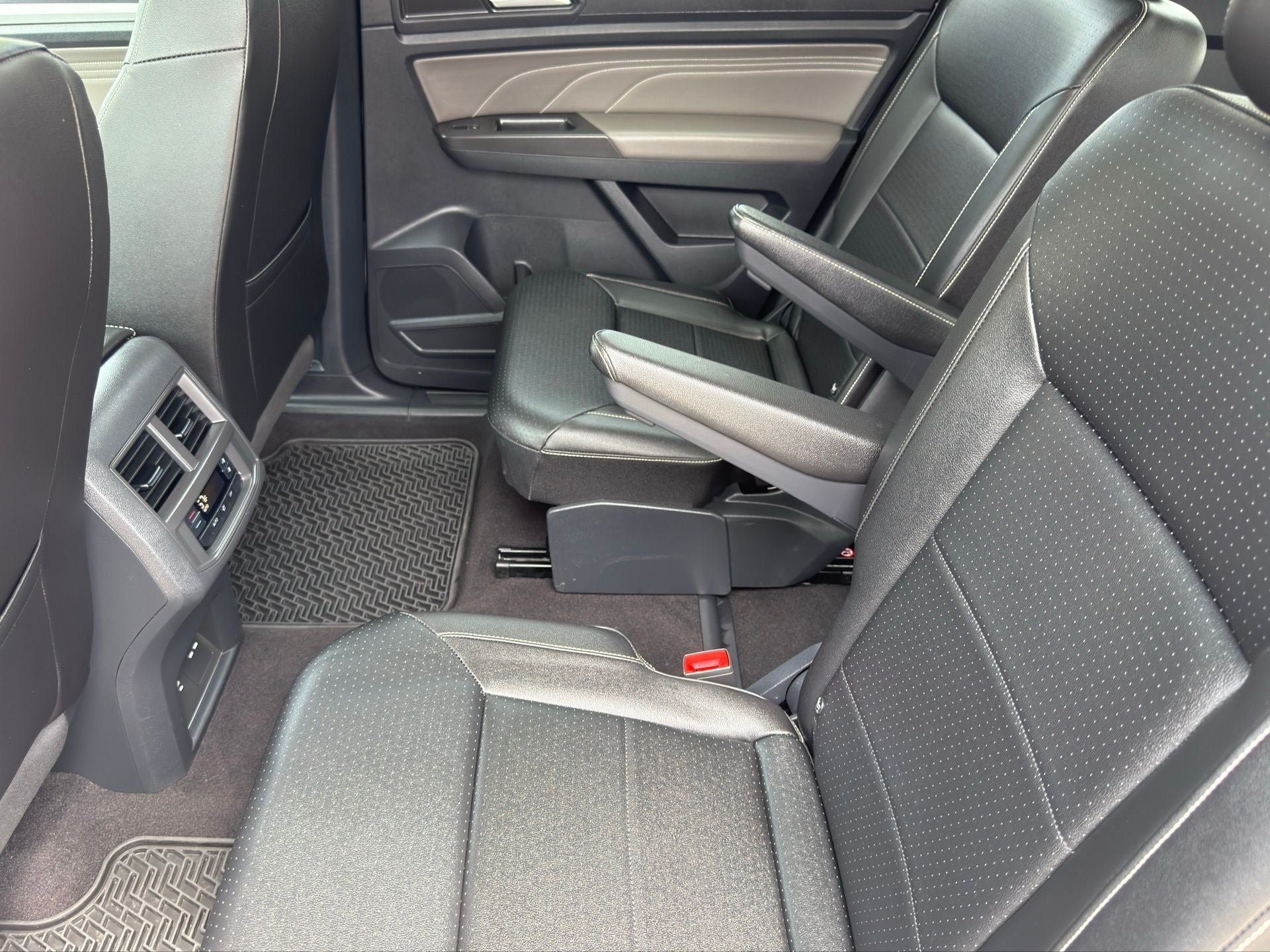 2023 Volkswagen Atlas 3.6L V6 SEL R-Line