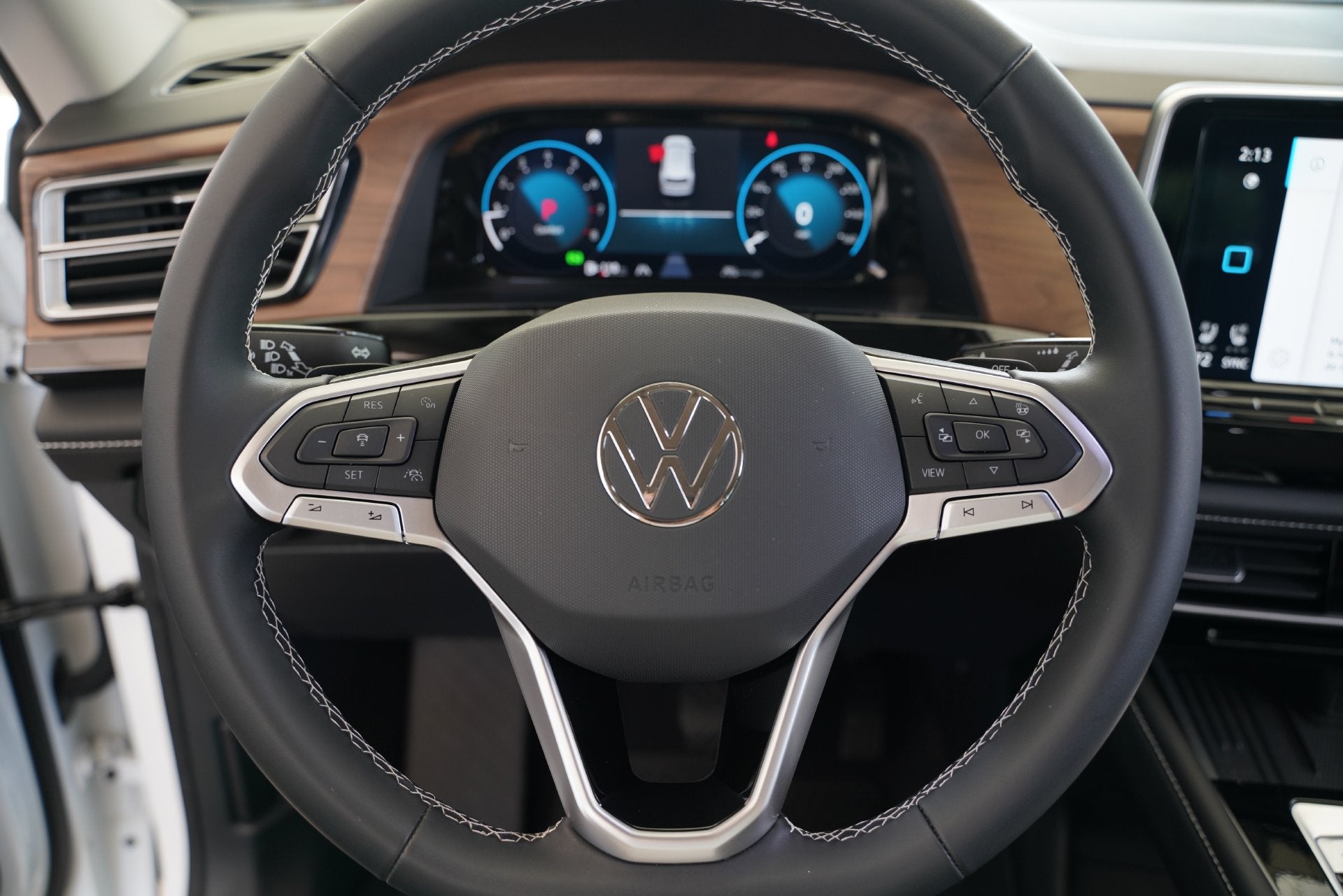 2026 Volkswagen Atlas SE w/Technology