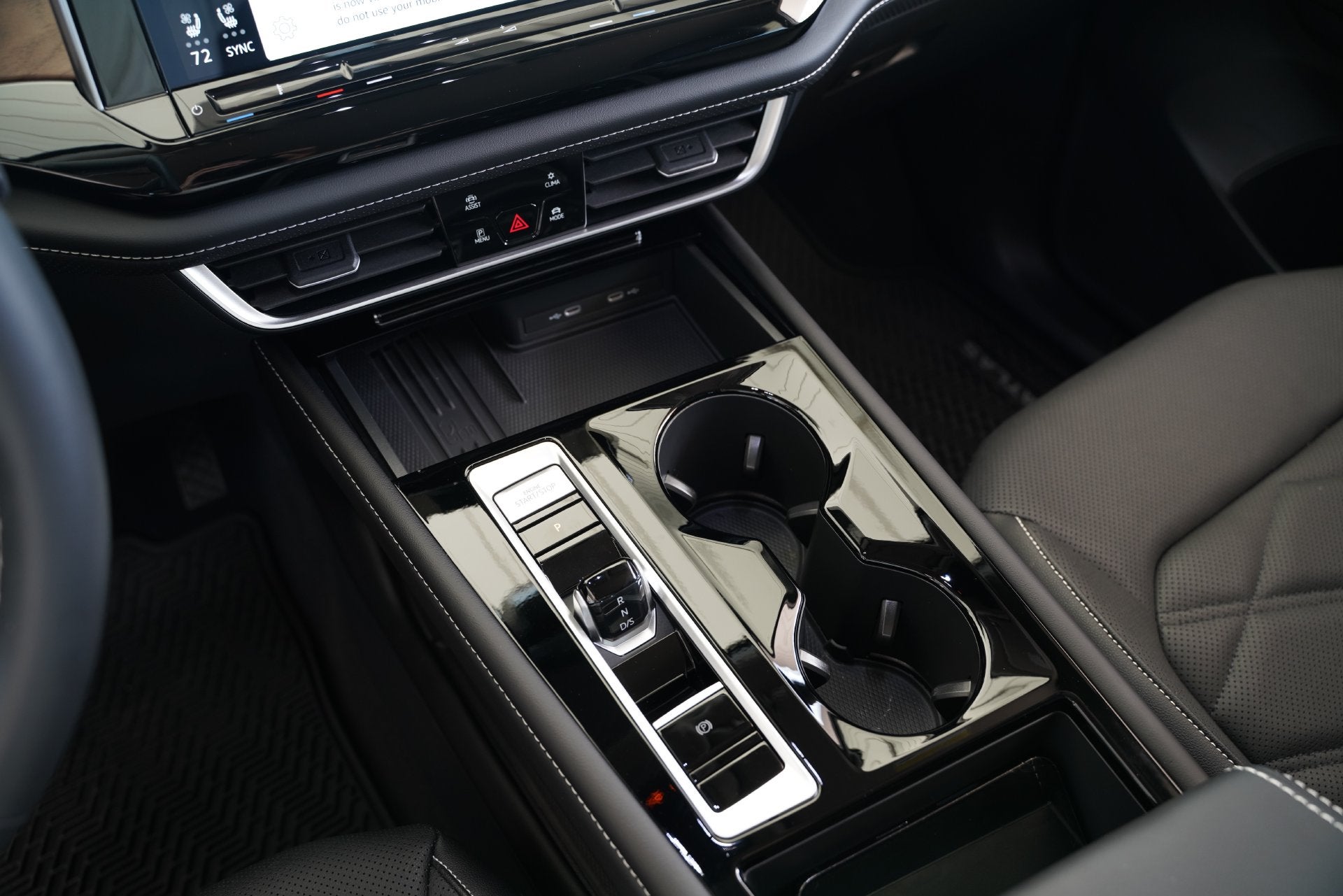 2026 Volkswagen Atlas SE w/Technology