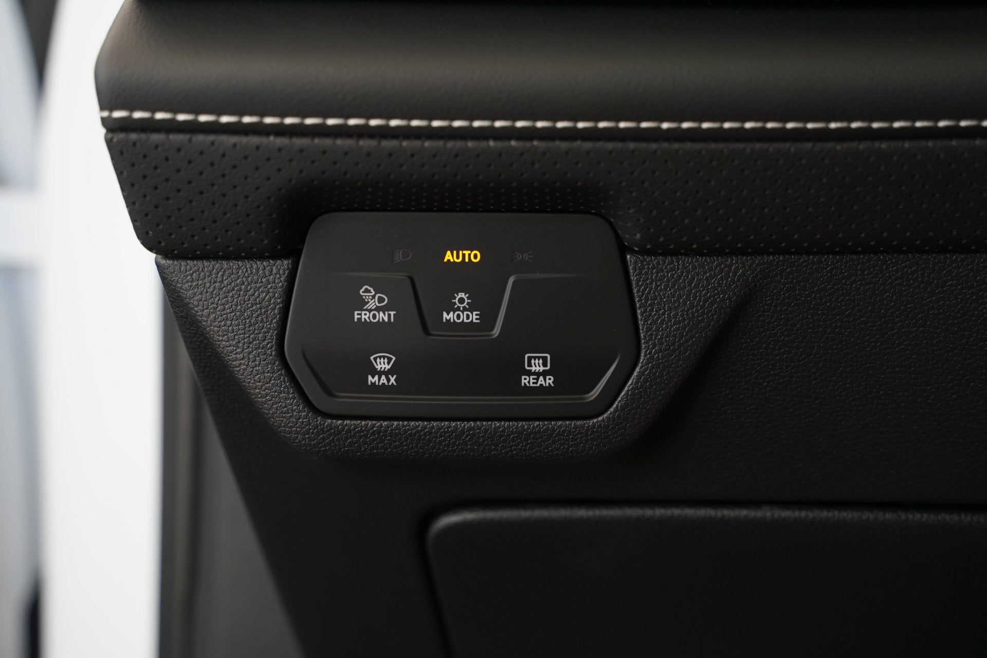 2026 Volkswagen Atlas SE w/Technology