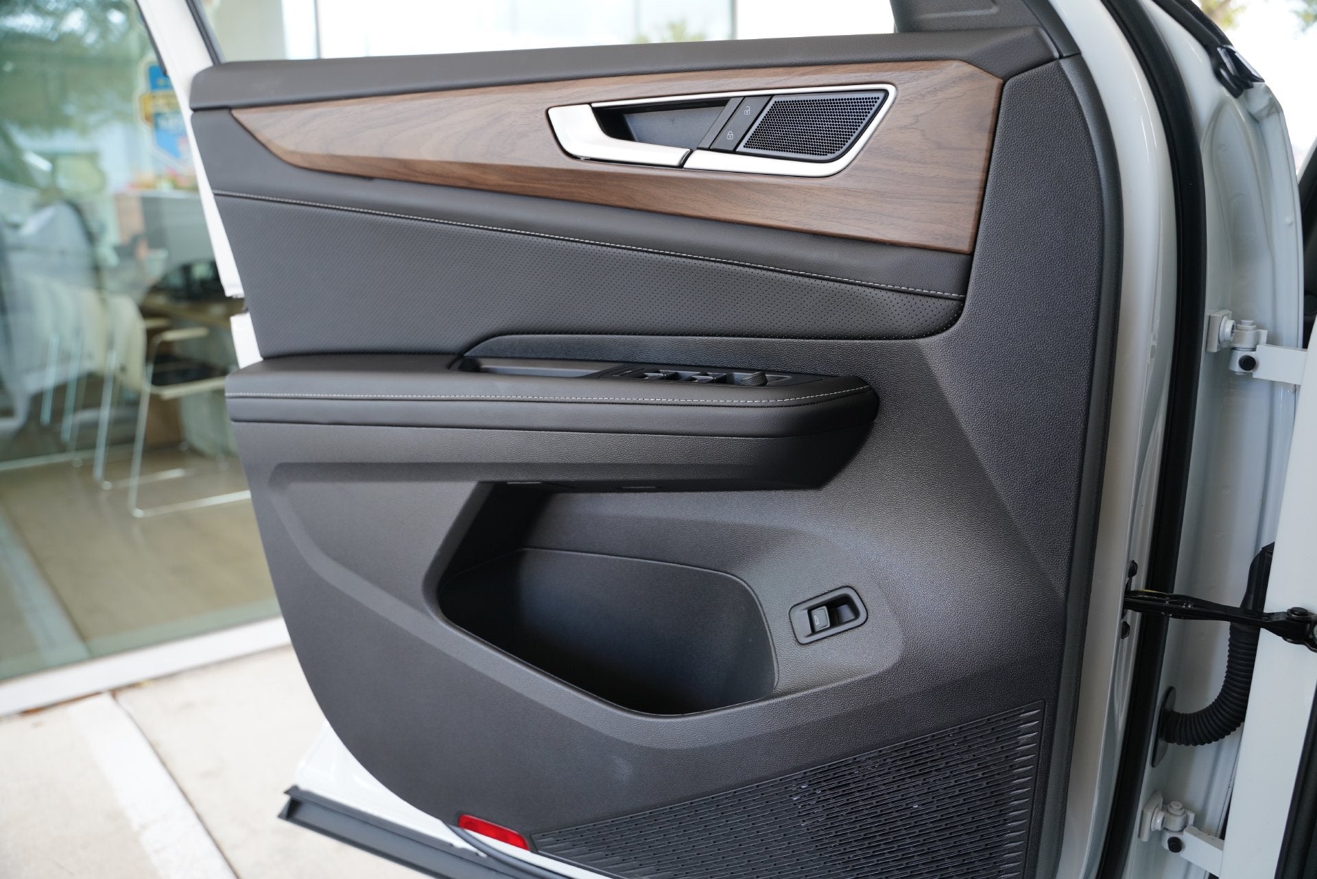 2026 Volkswagen Atlas SE w/Technology