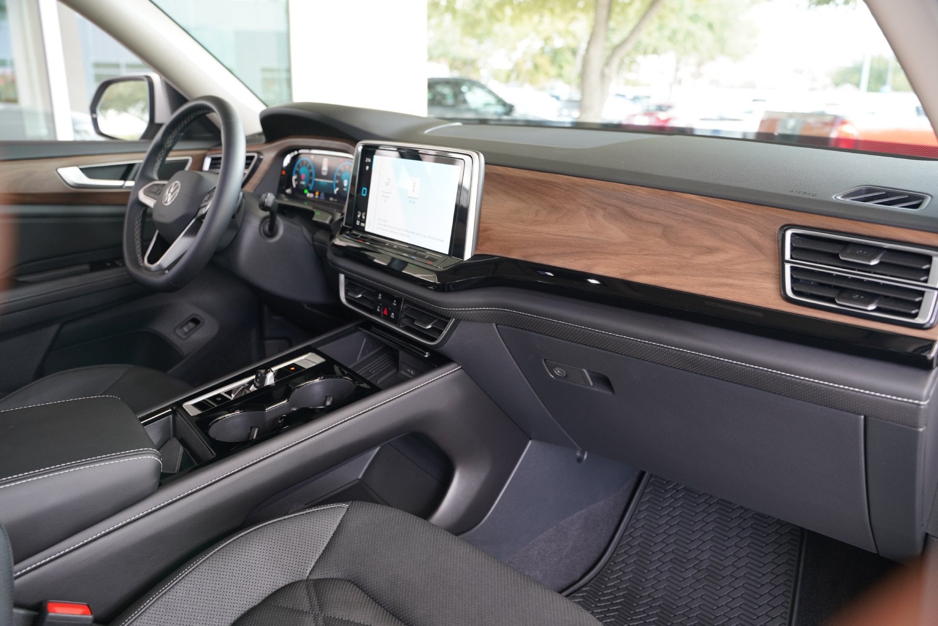 2026 Volkswagen Atlas SE w/Technology