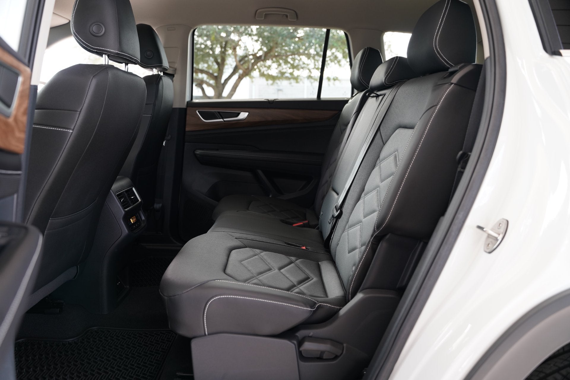 2026 Volkswagen Atlas SE w/Technology