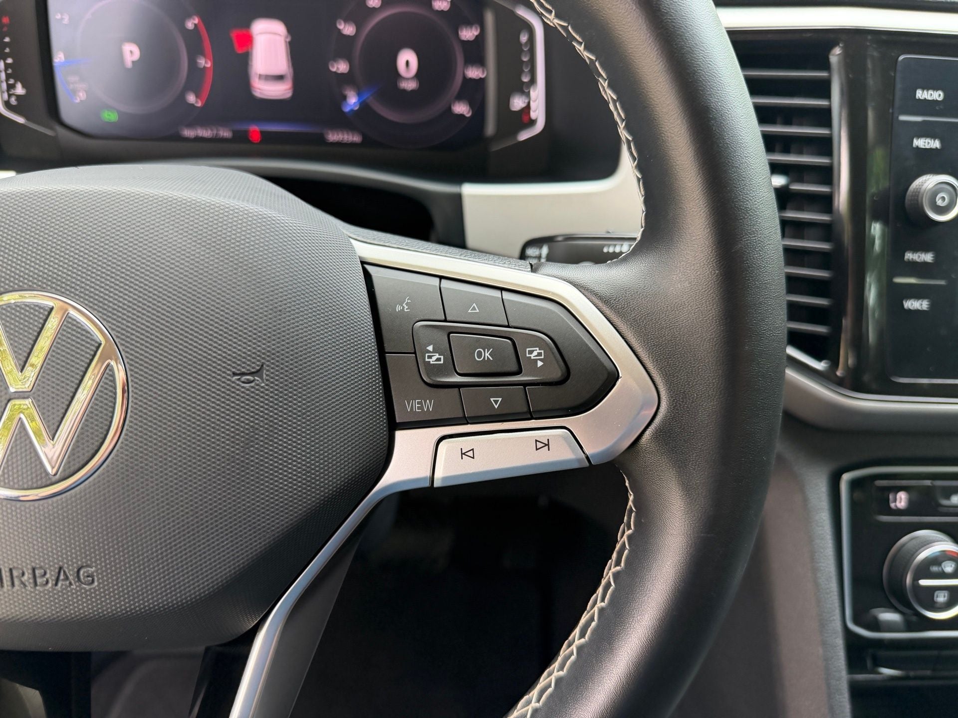 2023 Volkswagen Atlas 2.0T SE w/Technology