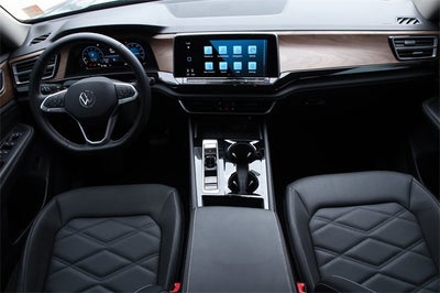 2025 Volkswagen Atlas 2.0T SE w/Technology