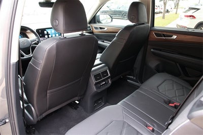 2025 Volkswagen Atlas 2.0T SE w/Technology