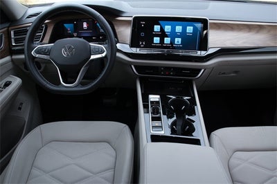 2025 Volkswagen Atlas 2.0T SE w/Technology