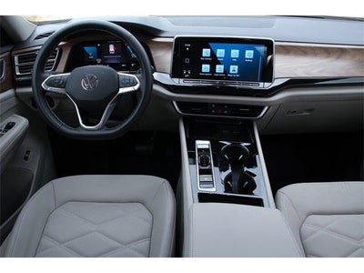 2025 Volkswagen Atlas 2.0T SE w/Technology