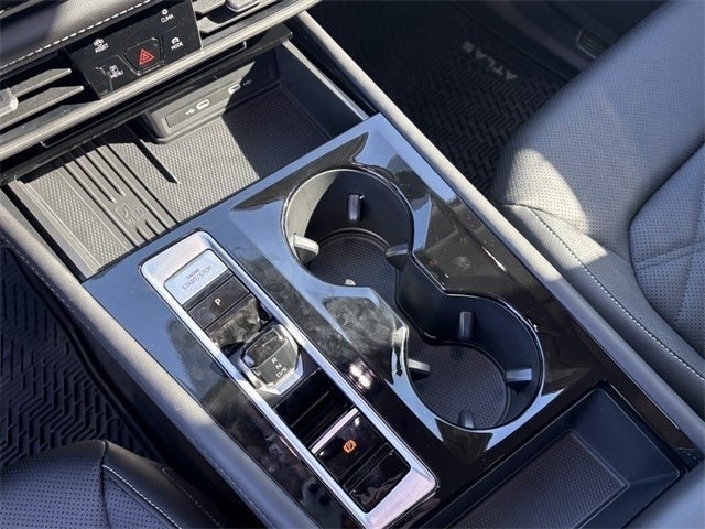 2025 Volkswagen Atlas 2.0T SE w/ Technology