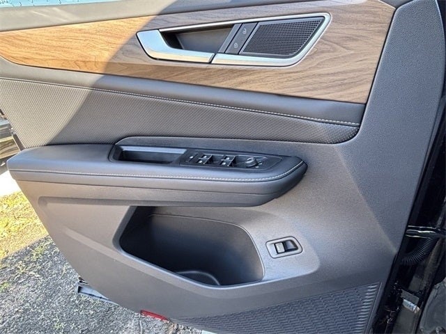 2025 Volkswagen Atlas 2.0T SE w/ Technology