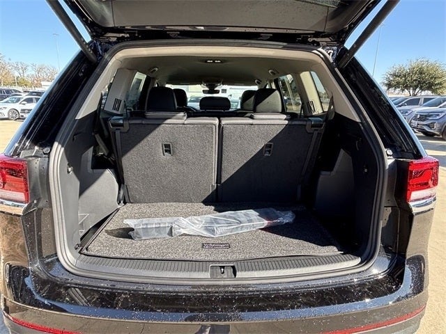 2025 Volkswagen Atlas 2.0T SE w/ Technology