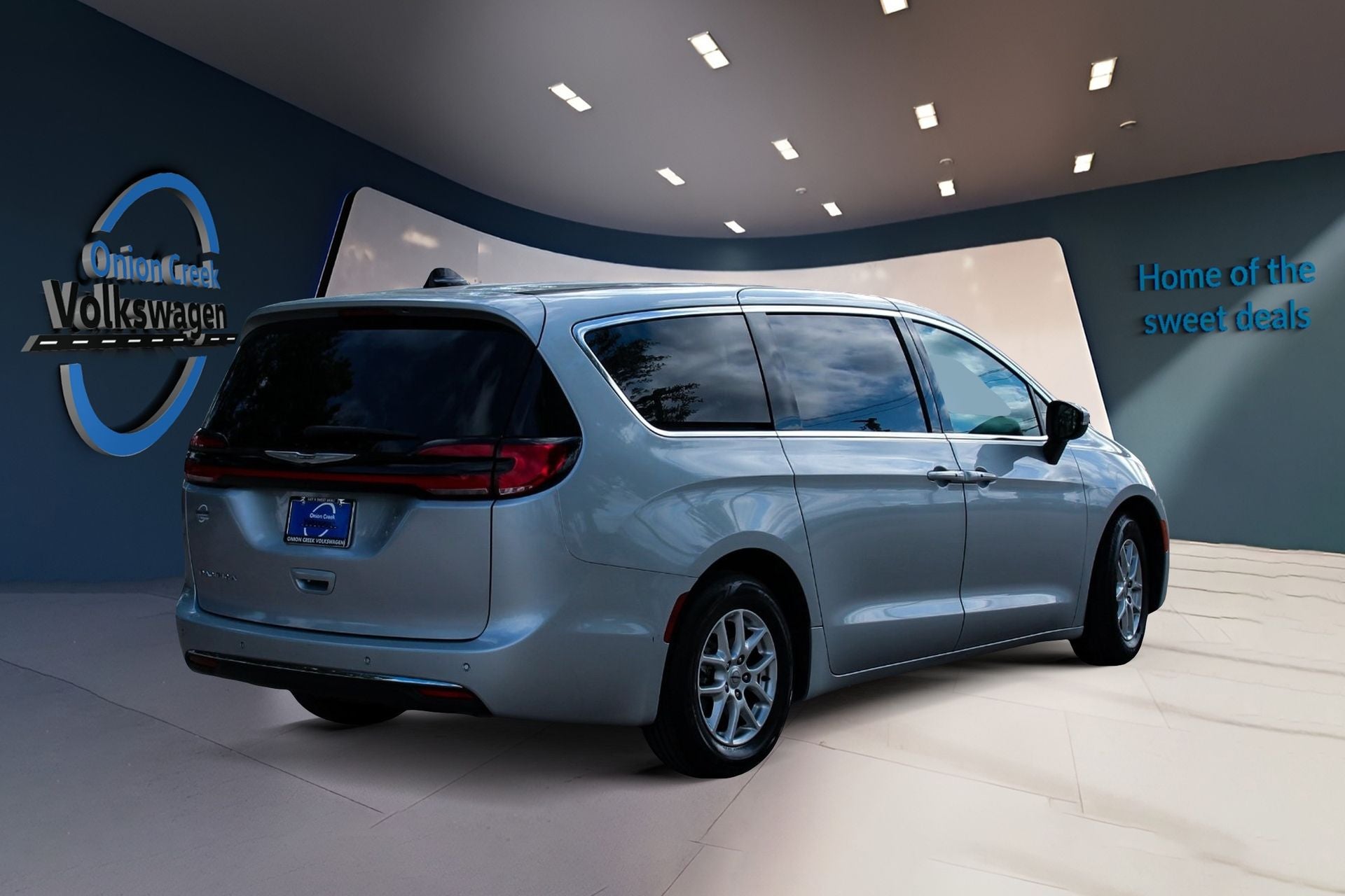 2023 Chrysler Pacifica Touring L