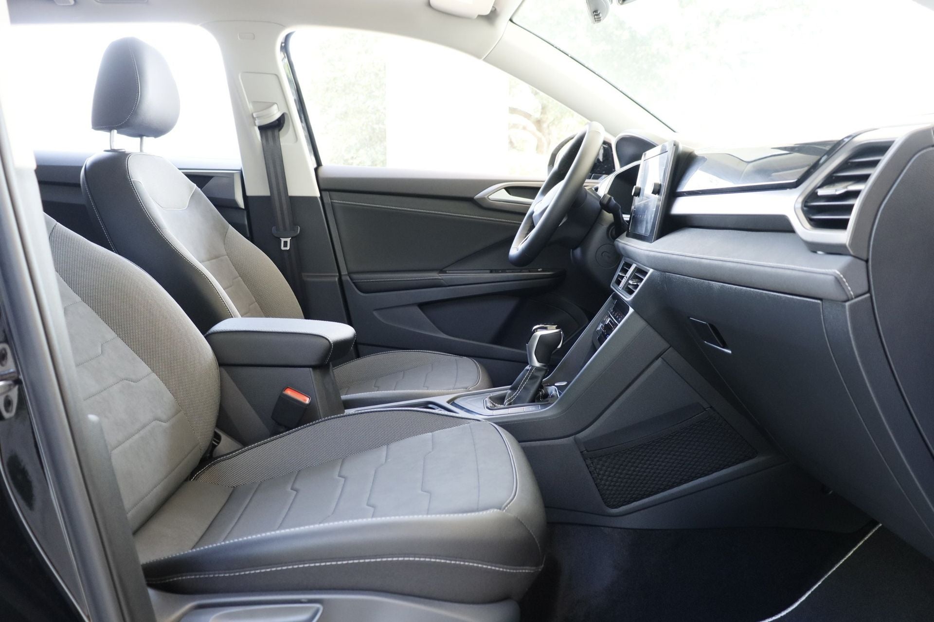 2026 Volkswagen Taos 1.5T SE Black