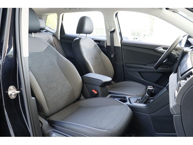 2026 Volkswagen Taos 1.5T SE Black