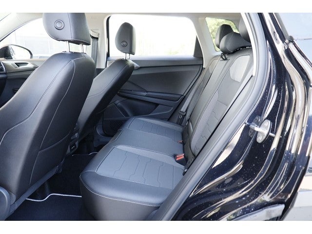 2026 Volkswagen Taos 1.5T SE Black