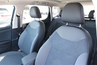 2026 Volkswagen Taos 1.5T SE Black