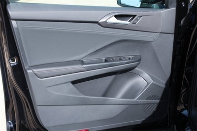 2026 Volkswagen Taos 1.5T SE Black