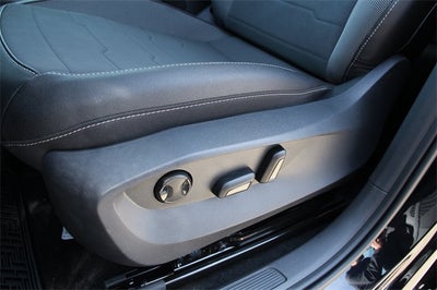 2026 Volkswagen Taos 1.5T SE Black