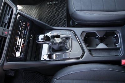 2026 Volkswagen Taos 1.5T SE Black