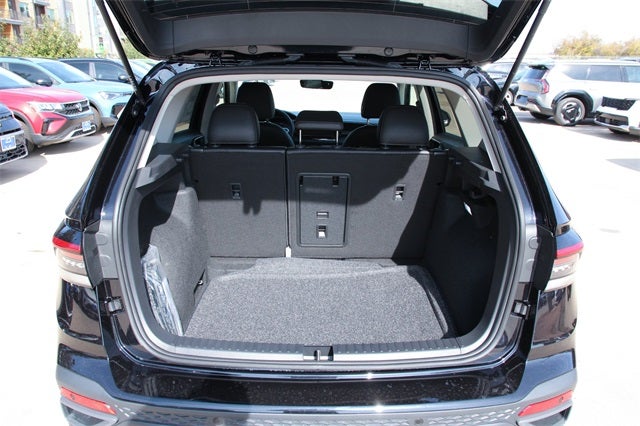 2026 Volkswagen Taos 1.5T SE Black