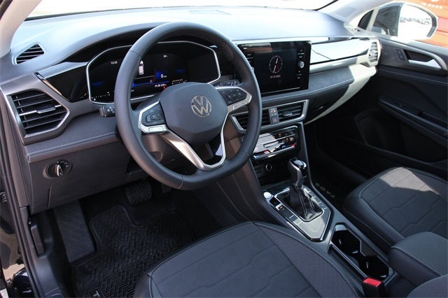 2026 Volkswagen Taos 1.5T SE Black