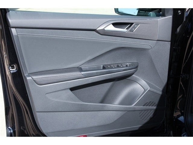 2026 Volkswagen Taos 1.5T SE Black