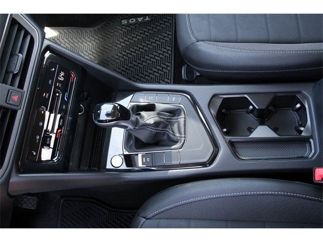 2026 Volkswagen Taos 1.5T SE Black