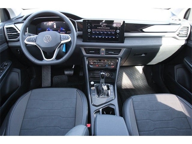 2026 Volkswagen Taos 1.5T SE Black