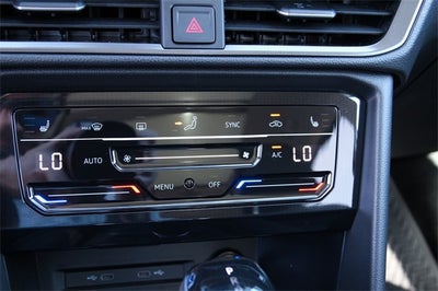 2026 Volkswagen Taos 1.5T SE Black