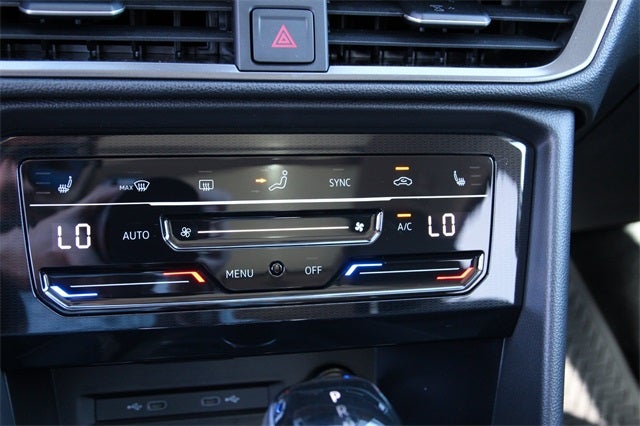 2026 Volkswagen Taos 1.5T SE Black