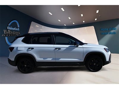 2026 Volkswagen Taos 1.5T SE Black