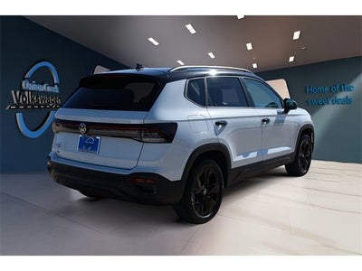 2026 Volkswagen Taos 1.5T SE Black